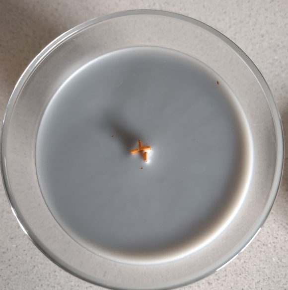 Final Price!*Wood Wicks 10 Oz Jar candle - Picture 3 of 5